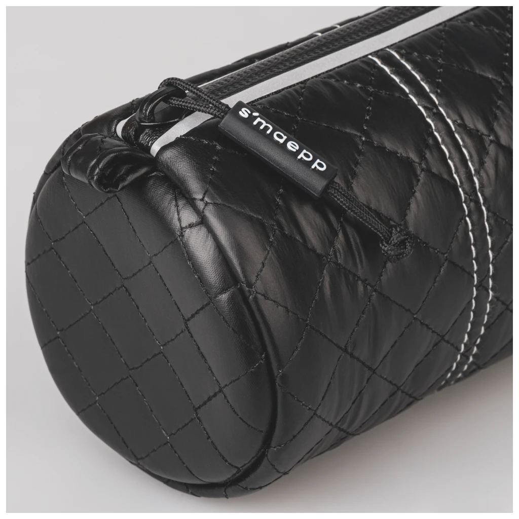Pennskrin s'maepp M “Puffy Bag” | svart